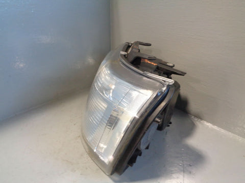 Freelander 2 Near Side Halogen Headlight Left Land Rover 6H52-13W030-AC B15113