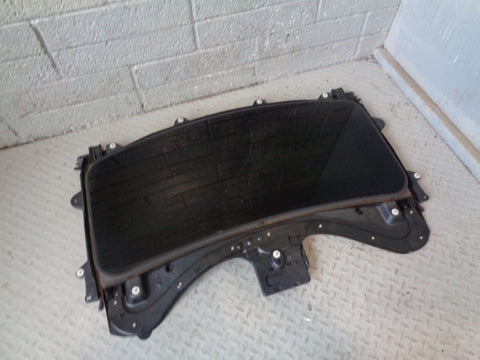 Discovery 3 Sunroof Complete with Motor and Blind Land Rover 2004 to 2009 L22114