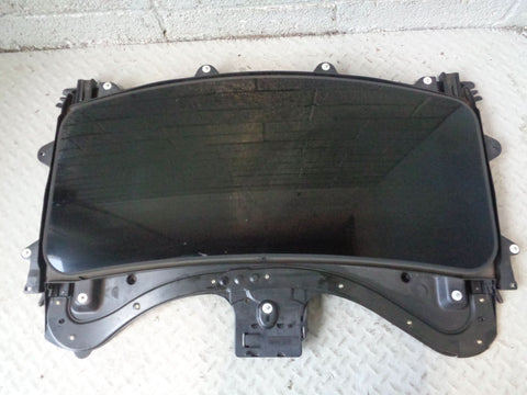 Discovery 3 Sunroof Complete with Motor and Blind Land Rover 2004 to 2009 L22114