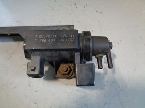 Freelander 1 Vacuum Solenoid Valve 2.0 TD4 7 796 634 With Bracket 2001 to 2006