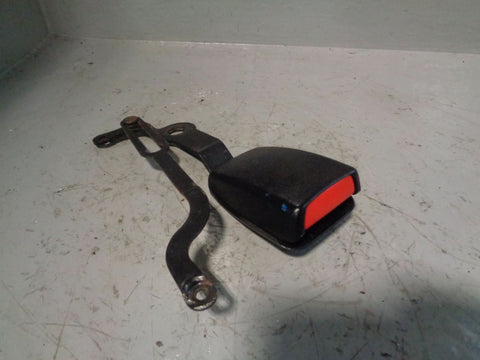 Discovery 3 Seat Belt Buckle Clasp 3rd Row Near Side Rear Type 2 L22114