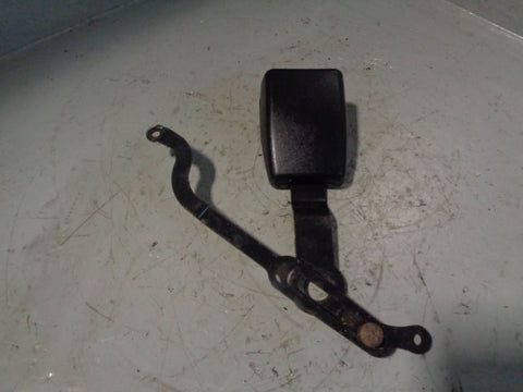 Discovery 3 Seat Belt Buckle Clasp 3rd Row Near Side Rear Type 2 L22114