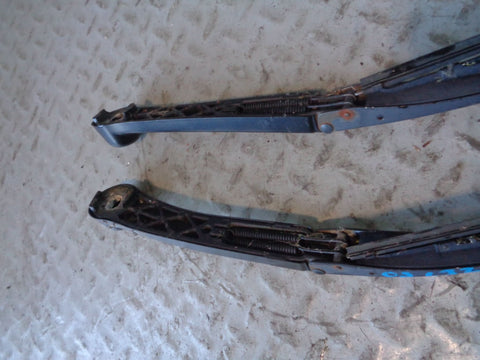 Range Rover L322 Front Windscreen Wiper Arms Pair 2002 to 2013 L29114