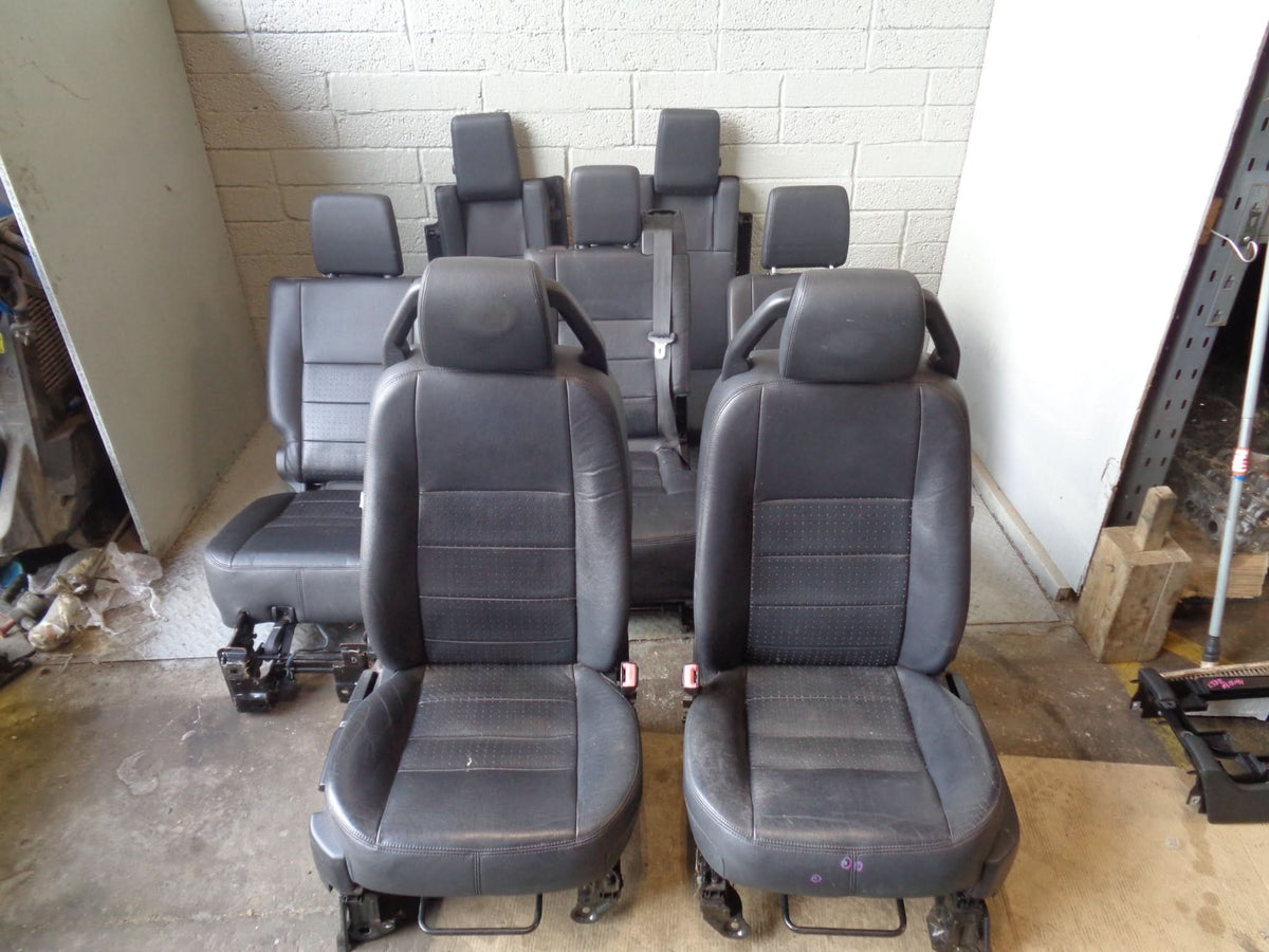 Discovery 3 Seats Black Leather Manual Heated x 7 Land Rover 2004 to 2009 K19094