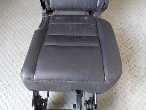 Discovery 3 Seats Black Leather Manual Heated x 7 Land Rover 2004 to 2009 K19094