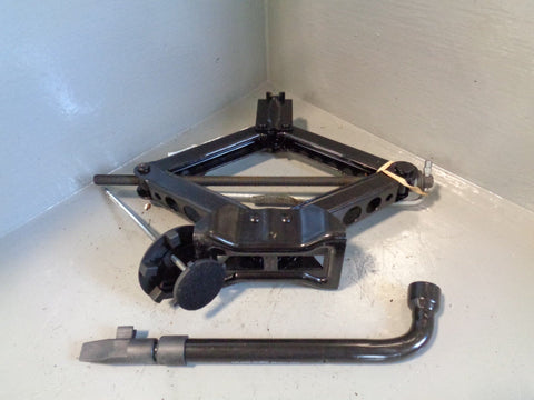 Freelander 2 Scissor Jack with Handle in Housing Brace Land Rover S17074