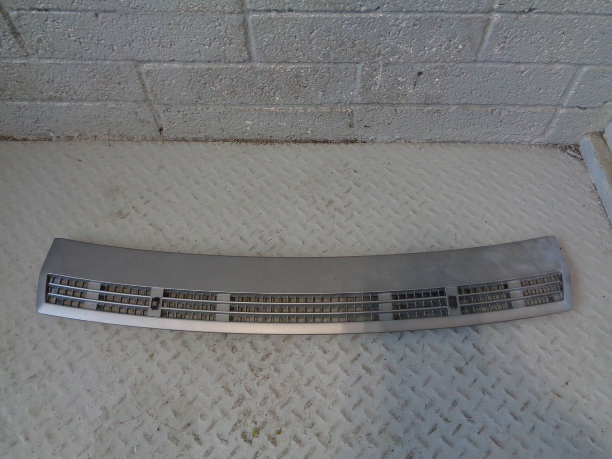 Range Rover L322 Bonnet Grill Under Windscreen 2002 to 2013 L29114