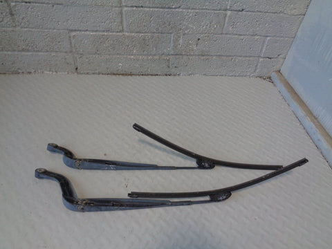 Discovery 4 Wiper Arms Front Pair of Windscreen Land Rover 2009 to 2014