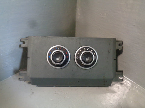 Range Rover L322 Rear Centre Console Heater Control Switch JFC500660
