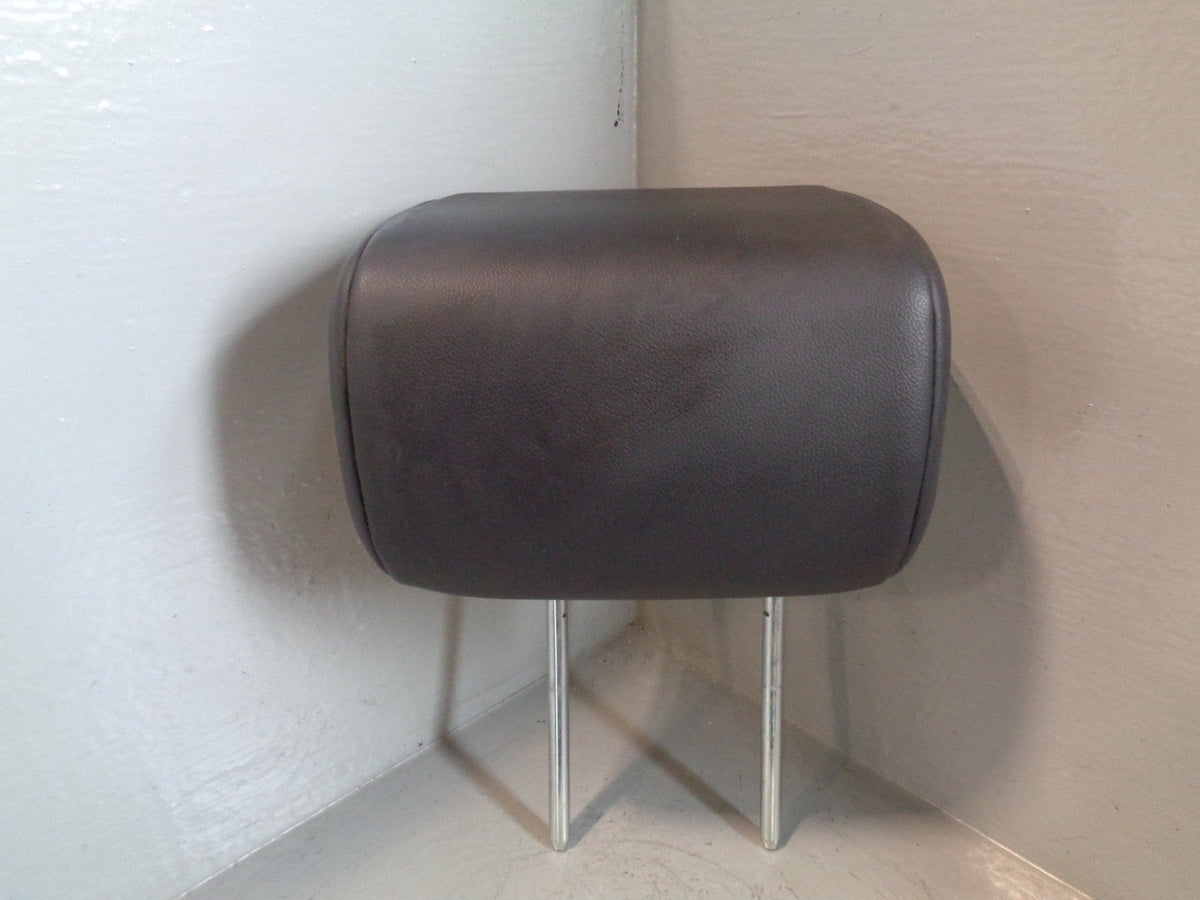 Freelander 2 Headrest Rear Off Side in Black Leather Land Rover R28064