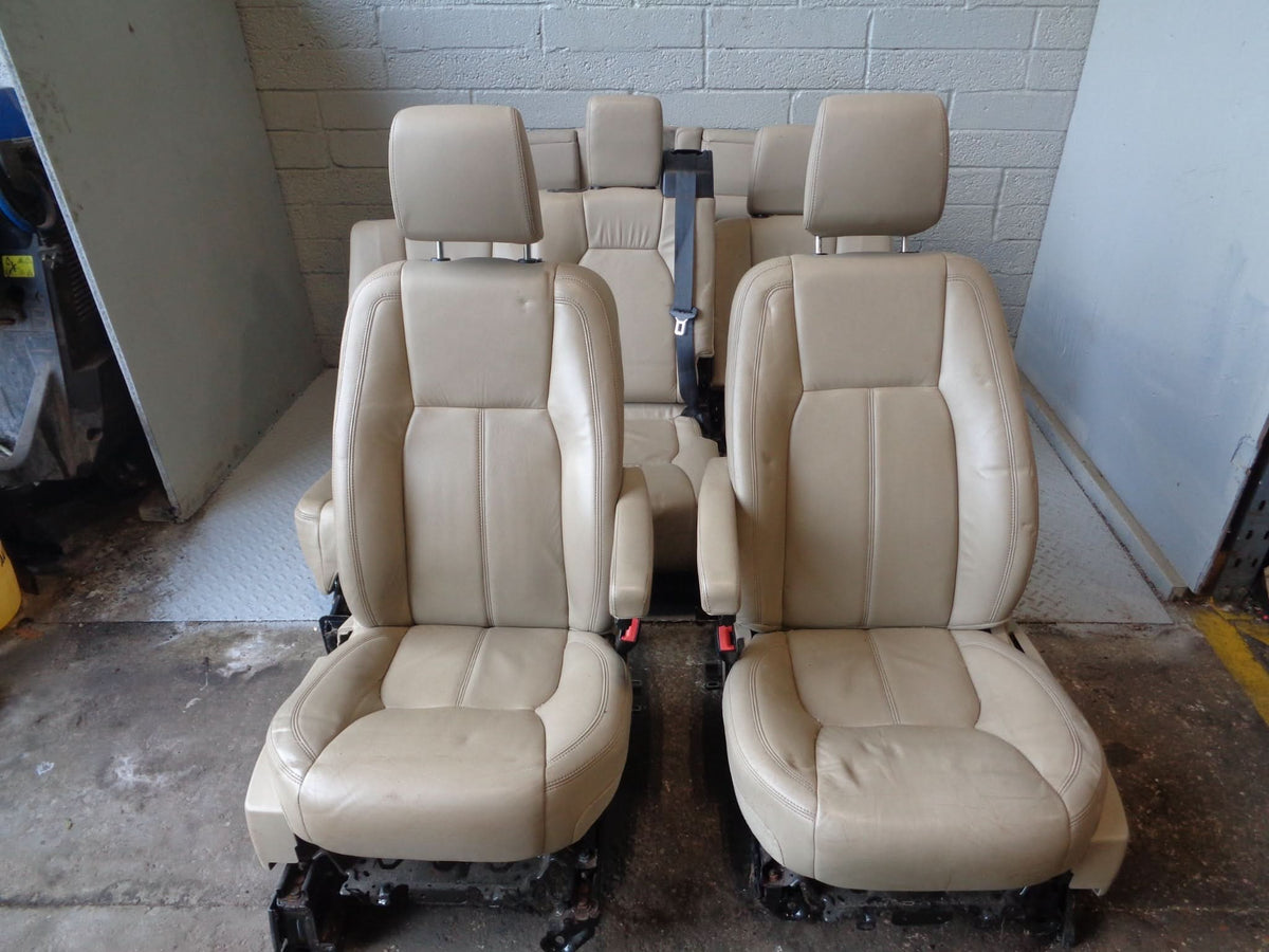 Discovery 4 Seats Beige Leather Electric x 7 Land Rover 2009 to 2016 L11124