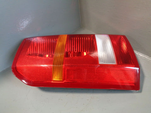 Discovery 3 Tail Light Cluster Near Side Rear XFB000573 2004 to 2009 K07104