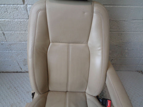 Discovery 4 Seats Beige Leather Electric x 7 Land Rover 2009 to 2016 L11124