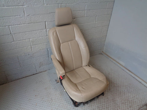 Discovery 4 Seats Beige Leather Electric x 7 Land Rover 2009 to 2016 L11124