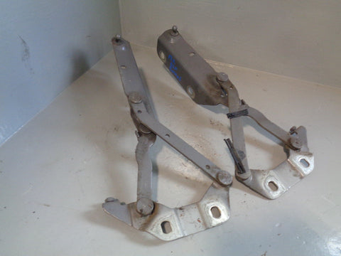 Freelander 2 Bonnet Hinges Pair Of Grey / Silver Land Rover 2006 to 2015