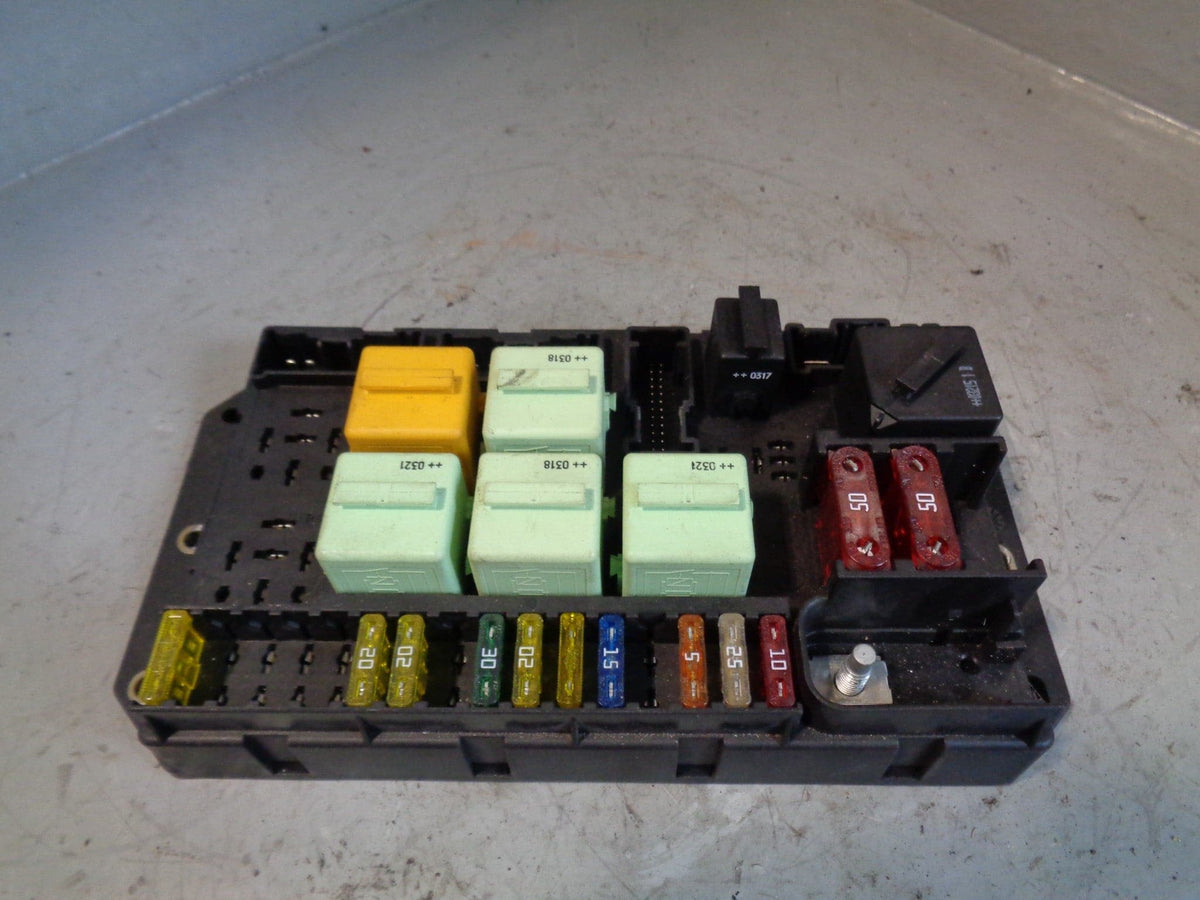 Range Rover L322 Fuse Box YQE000350 TD6 or V8 2002 to 2006