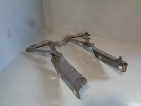 Freelander 2 Bonnet Hinges Pair Of Grey / Silver Land Rover 2006 to 2015