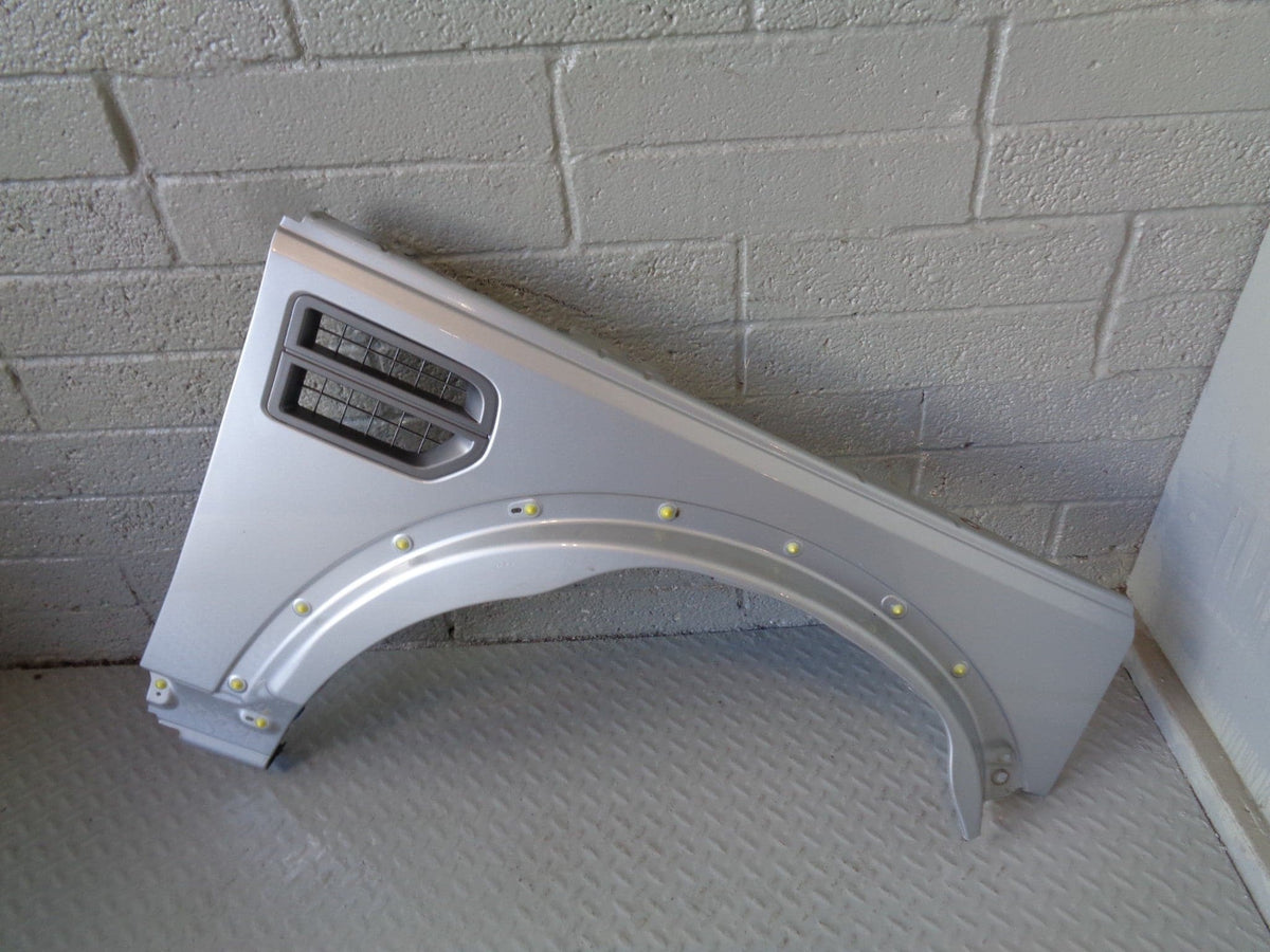 Discovery 3 Off Side Front Wing Land Rover Zermatt Silver 2004 to 2009 K23054