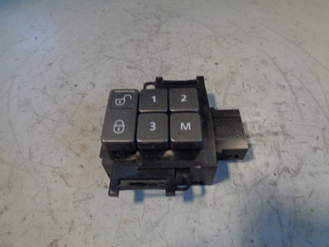 Discovery 4 Off Side Front Door Locking Switch CH22-14776 AA Land Rover