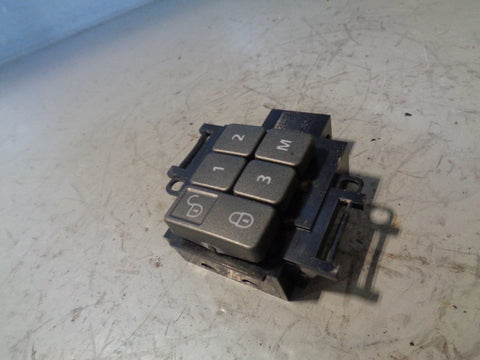 Discovery 4 Off Side Front Door Locking Switch CH22-14776 AA Land Rover