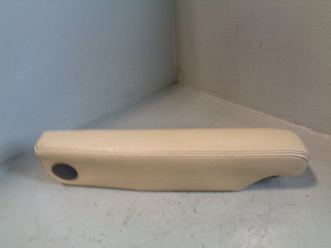 Discovery 3 Armrest Near Side Passenger Alpaca Land Rover 2004 to 2009 06074