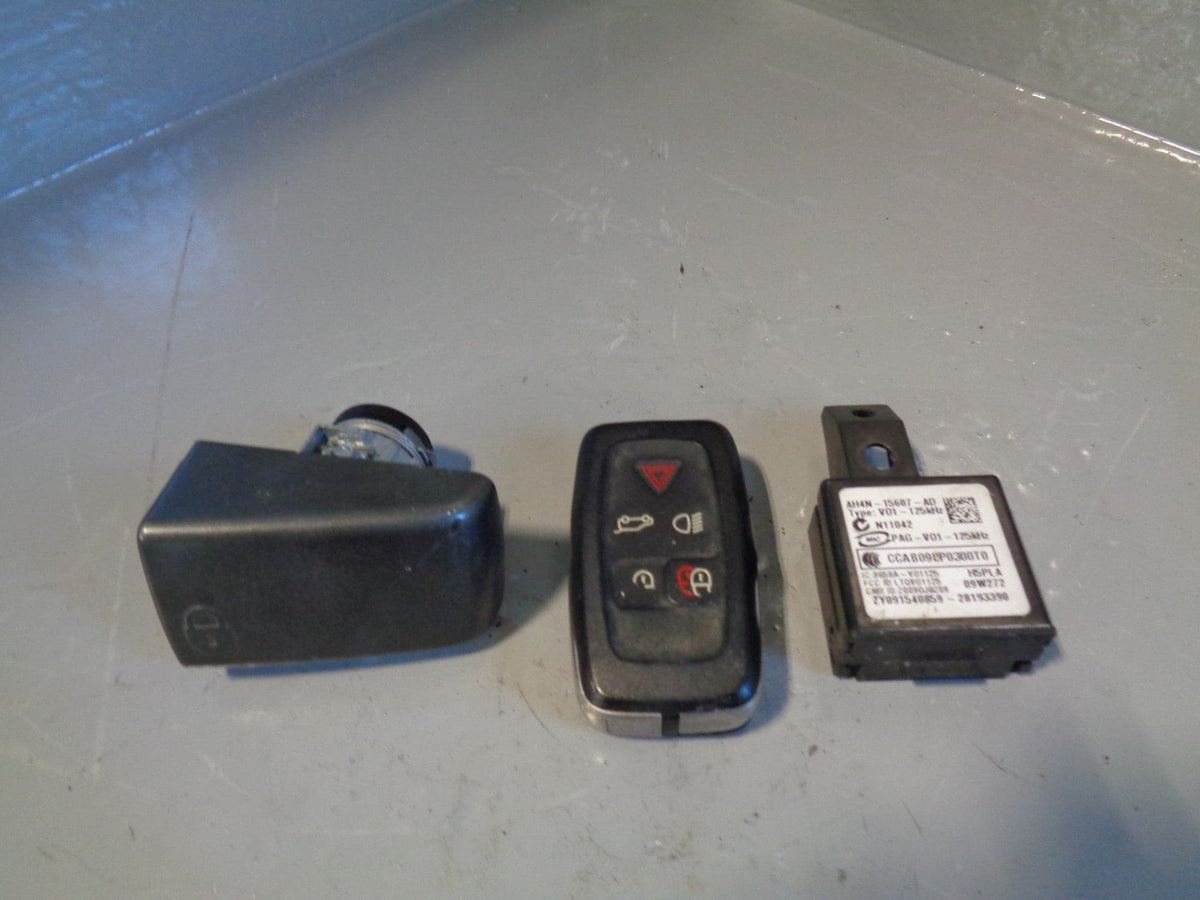 Discovery 4 Key Remote and Blade with Door Lock Land Rover 2009 to 2014 K10064