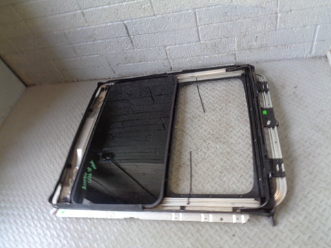 Range Rover L322 Sunroof Glass Cartridge and Frame Assembly 2002 to 2012 S10084