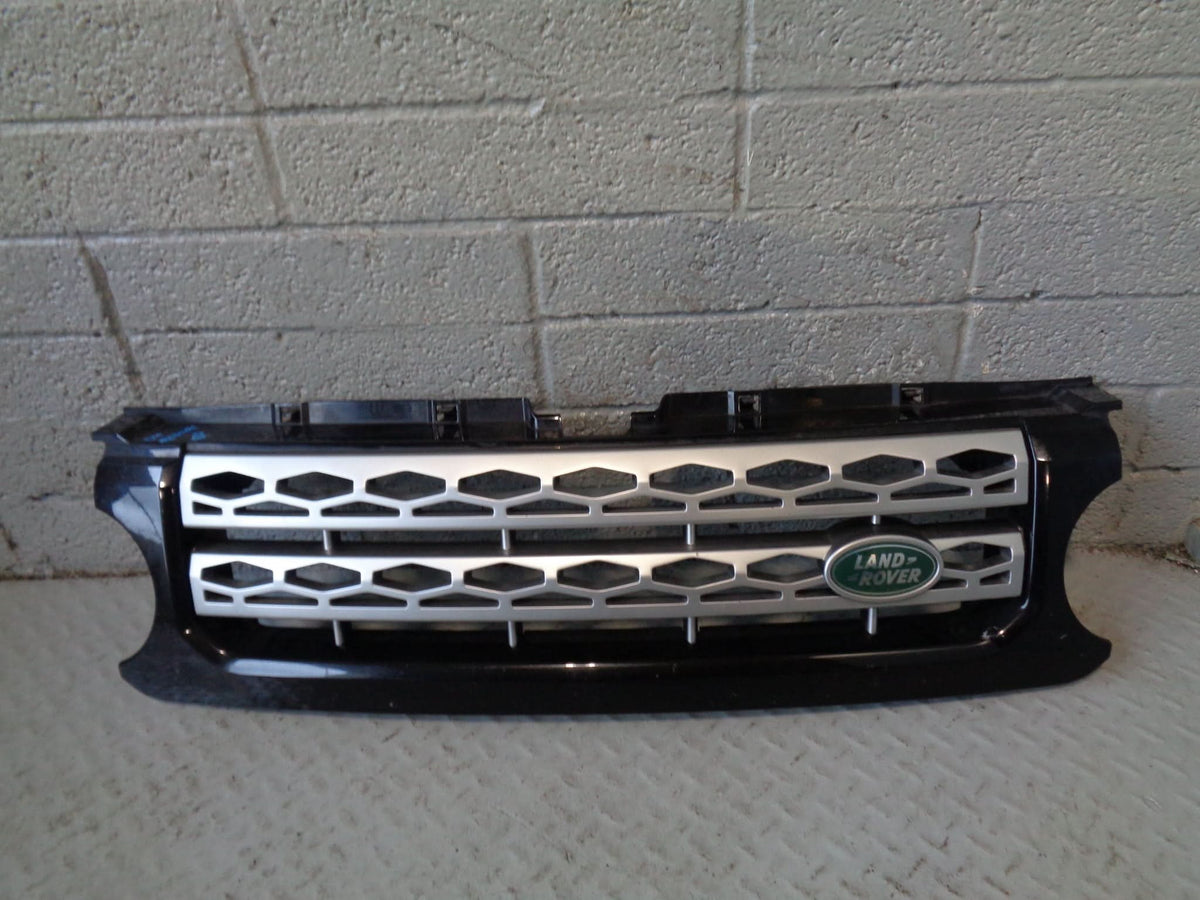 Discovery 4 Grille Front Santorini Black Land Rover 2009 to 2016 K21104