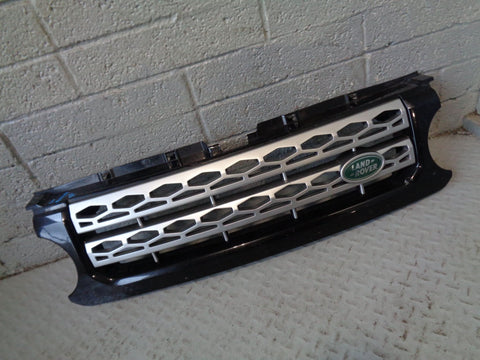 Discovery 4 Grille Front Santorini Black Land Rover 2009 to 2016 K21104