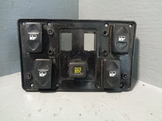 Discovery 2 Electric Window Switch Pack in Black Land Rover