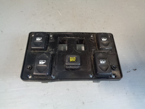 Discovery 2 Electric Window Switch Pack in Black Land Rover