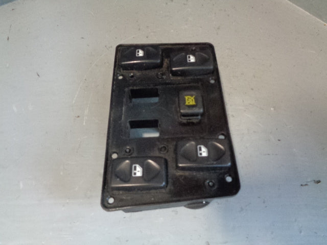 Discovery 2 Electric Window Switch Pack in Black Land Rover