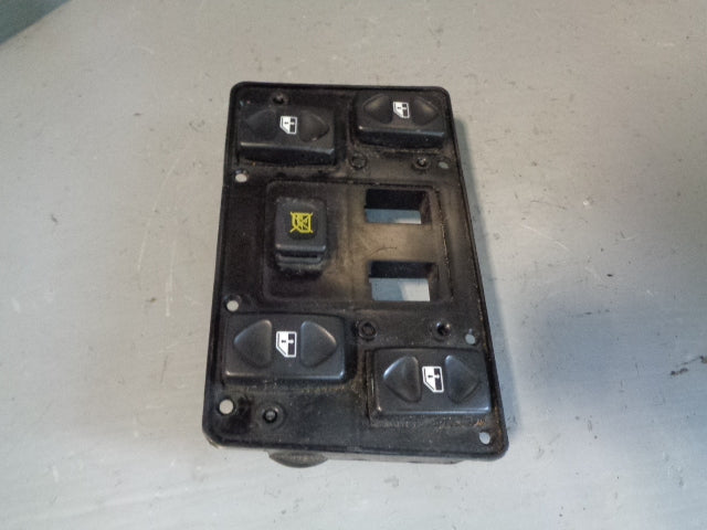 Discovery 2 Electric Window Switch Pack in Black Land Rover