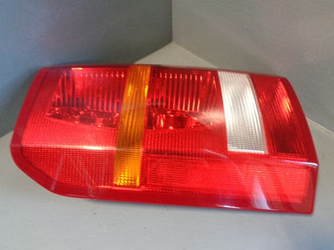 Discovery 3 Tail Light Cluster Near Side Rear XFB000573 2004