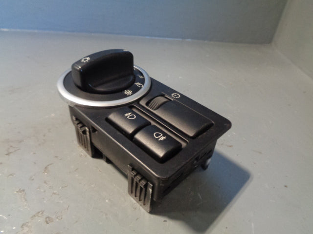 Range Rover L322 Headlight Fog Lamp Switch YUD501380PUY 2005