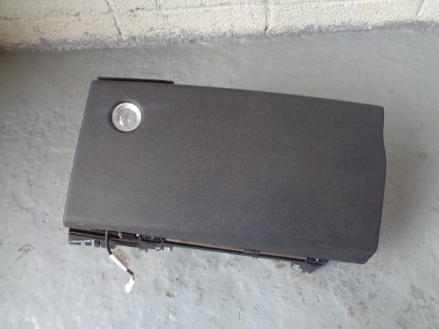 Range Rover Glove Box Lower in Black Facelift L322 FFB500910