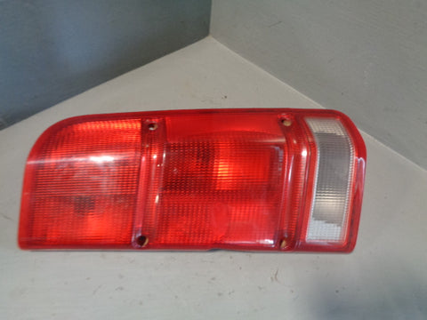 Discovery 2 Rear Tail Light Cluster Upper Pre-Facelift Off