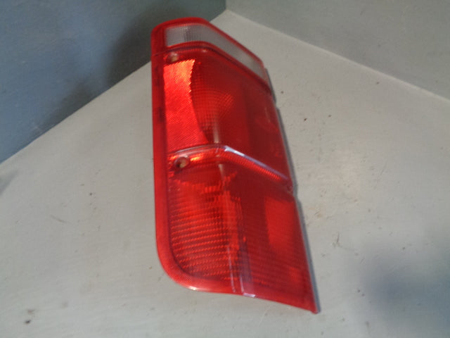 Discovery 2 Rear Tail Light Cluster Upper Pre-Facelift Off