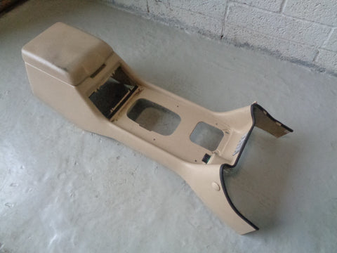 Discovery 2 Centre Console Armrest Beige Auto Land Rover 1998 to 2004 R07023