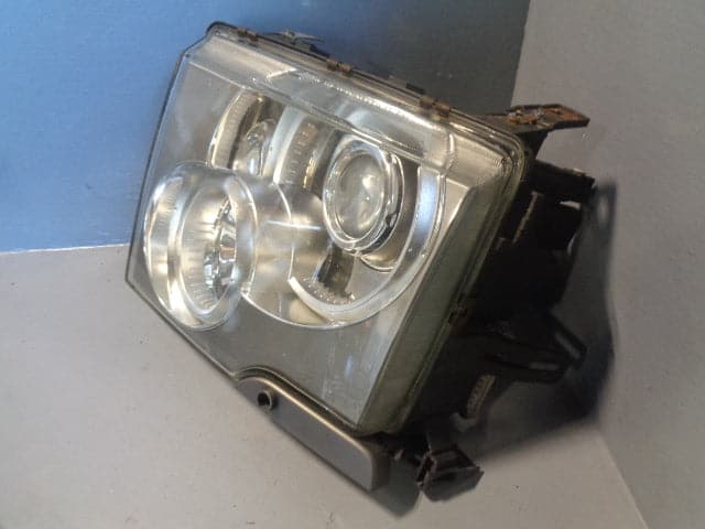 Range Rover L322 Headlight Xenon Near Side XBC000376 2002