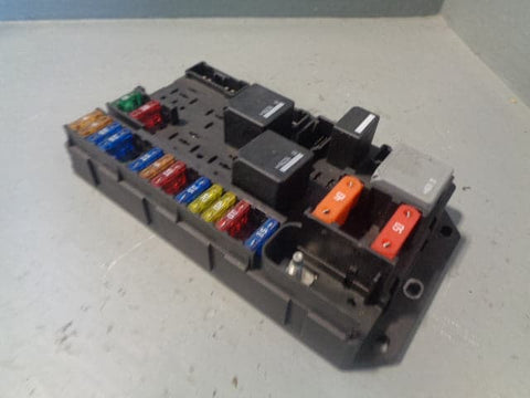 Range Rover L322 V8 Petrol Engine Bay Fuse Box YQE500090