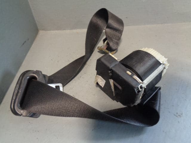 Range Rover L322 Seat Belt Near Side Rear in Black 2002