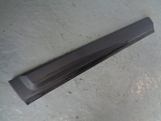 Discovery 4 Lower Door Trim Front Near Side Land Rover 2009