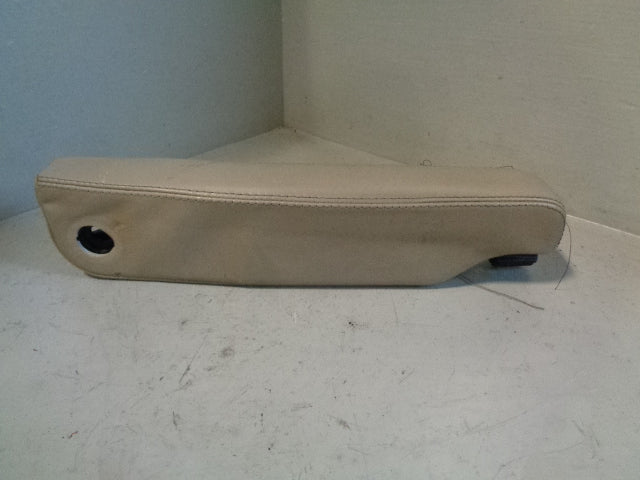 Discovery 4 Armrest Near Side Passenger Alpaca Land Rover 2009 to 2013