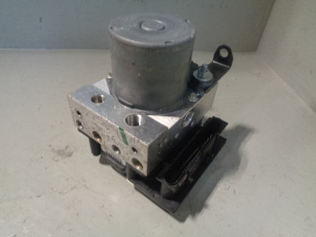 Discovery 3 ABS Module Pump Brake Land Rover SRB500164 2004