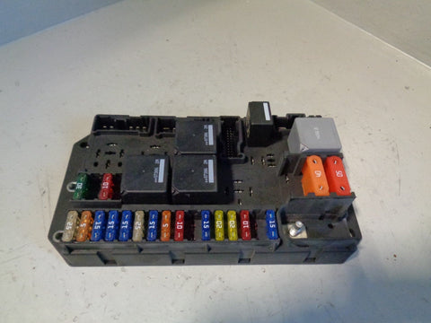 Range Rover L322 Fuse Box 3.6 TDV8 YQE500390 Engine Bay 2006 to 2010