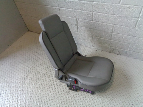 Discovery 2 Dickie Seats Pair Grey Leather 3rd Row A/C Model Land Rover R20103