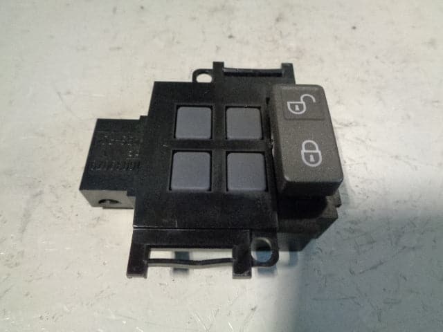 Near Side Front Door Lock Switch AH22-14017 BA Discovery 4 Range Rover Sport