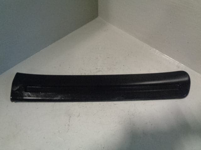 Discovery 2 Trim Rubbing Strip Off Side Rear Wing Land Rover 1998 to 2004